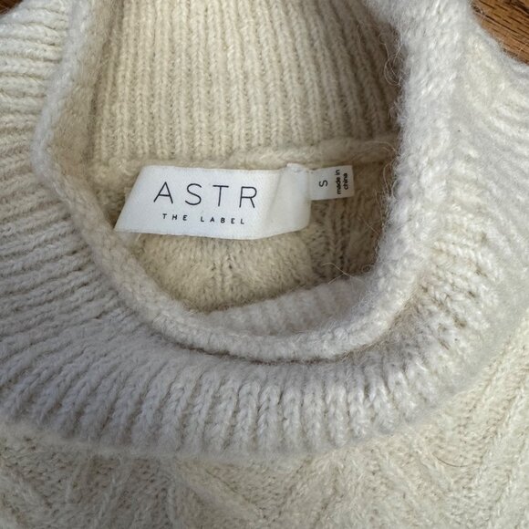 ASTR The Label Womens Sweater S Ivory Cable Knit Mock Neck Cropped - Picture 5 of 11